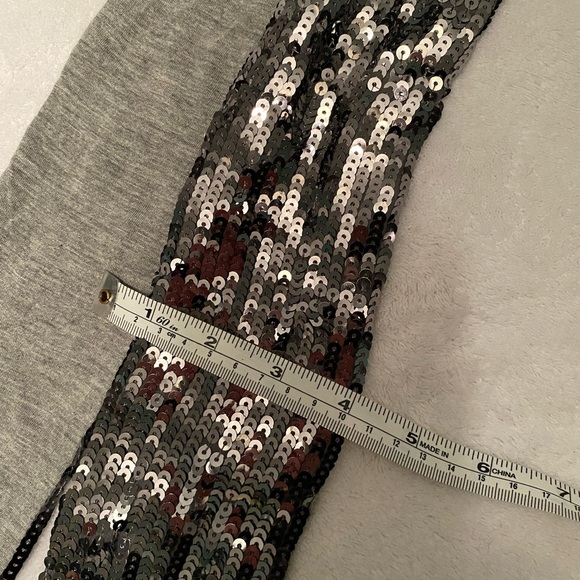 Fun sequenced scarf - Picture 6 of 6